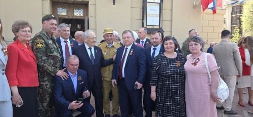 Дамир Ишкинеев принял участие в торжественном мероприятии в Казани, посвящённом 81-й годовщине Победы