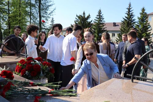Свет путеводной звезды татарского театра: Нурлат торжественно встретил 140-летие Габдуллы Кариева