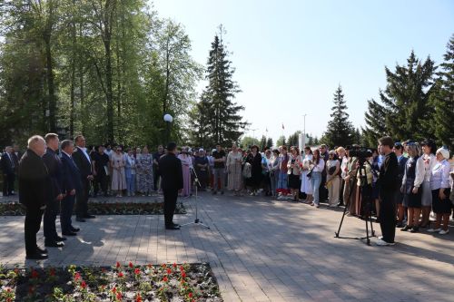 Свет путеводной звезды татарского театра: Нурлат торжественно встретил 140-летие Габдуллы Кариева