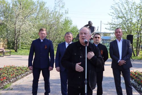 Свет путеводной звезды татарского театра: Нурлат торжественно встретил 140-летие Габдуллы Кариева