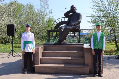 Свет путеводной звезды татарского театра: Нурлат торжественно встретил 140-летие Габдуллы Кариева