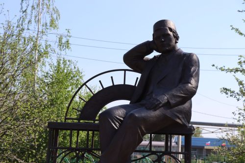 Свет путеводной звезды татарского театра: Нурлат торжественно встретил 140-летие Габдуллы Кариева