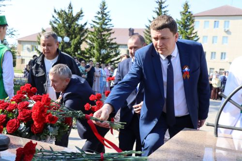 Свет путеводной звезды татарского театра: Нурлат торжественно встретил 140-летие Габдуллы Кариева