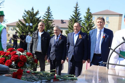 Свет путеводной звезды татарского театра: Нурлат торжественно встретил 140-летие Габдуллы Кариева