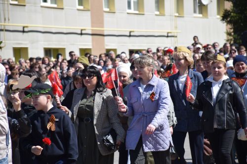 В Нурлате прошел Парад Победы: подвигу героев и память, и слава