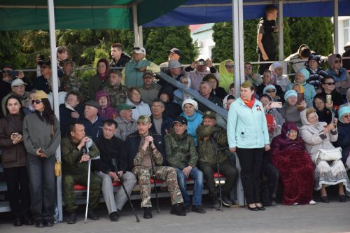 В Нурлате прошел Парад Победы: подвигу героев и память, и слава