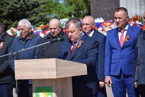 В Нурлате прошел Парад Победы: подвигу героев и память, и слава