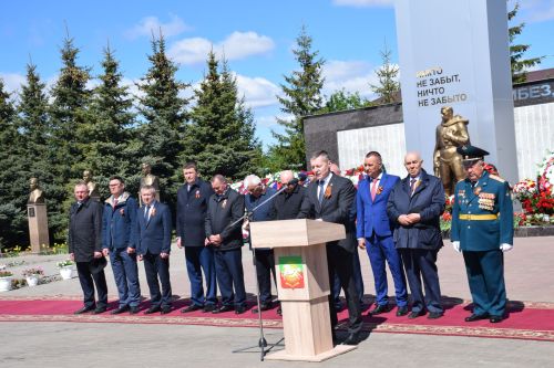 В Нурлате прошел Парад Победы: подвигу героев и память, и слава