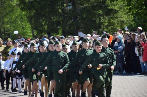 В Нурлате прошел Парад Победы: подвигу героев и память, и слава