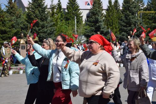 В Нурлате прошел Парад Победы: подвигу героев и память, и слава