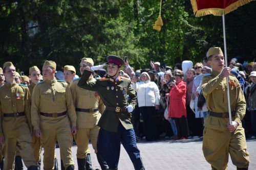 В Нурлате прошел Парад Победы: подвигу героев и память, и слава