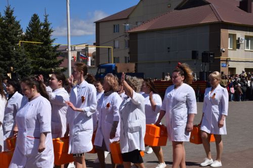 В Нурлате прошел Парад Победы: подвигу героев и память, и слава