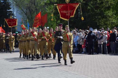 В Нурлате прошел Парад Победы: подвигу героев и память, и слава