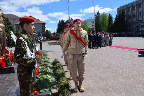 В Нурлате прошел Парад Победы: подвигу героев и память, и слава