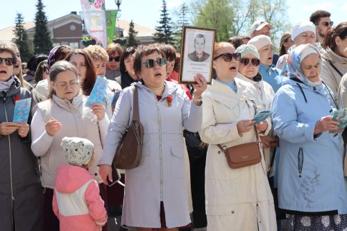 «Народный хор Победы» в Нурлате: сотни голосов исполнили главные песни весны 1945 года