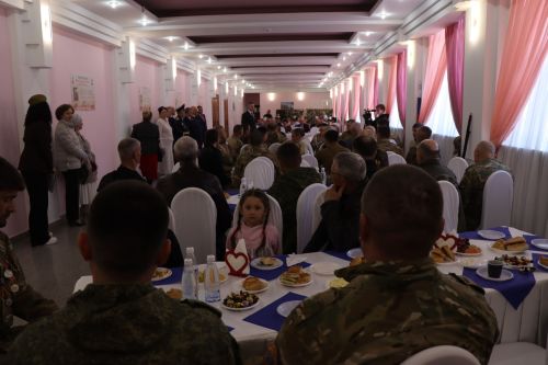 В Нурлате прошла торжественная встреча с участниками СВО и семьями героев в честь Дня Победы