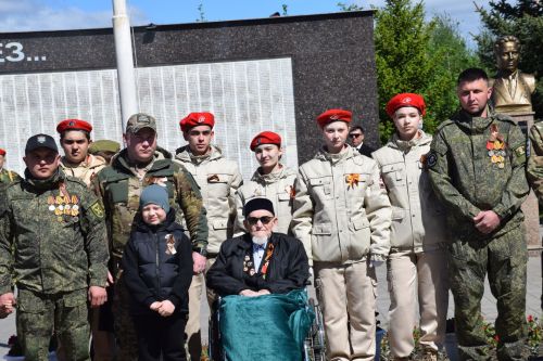 В Нурлате прошел Парад Победы: подвигу героев и память, и слава