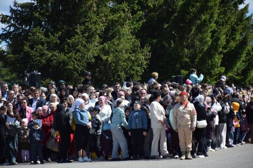 В Нурлате прошел Парад Победы: подвигу героев и память, и слава