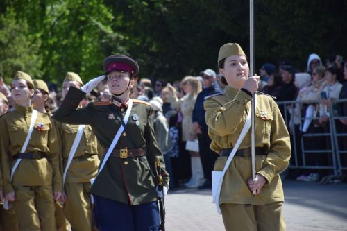 В Нурлате прошел Парад Победы: подвигу героев и память, и слава