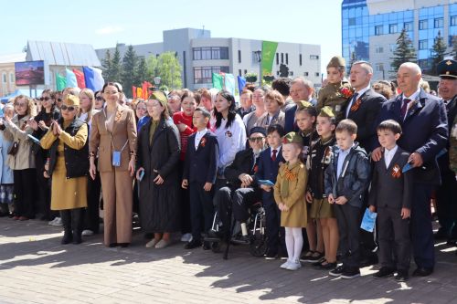 «Народный хор Победы» в Нурлате: сотни голосов исполнили главные песни весны 1945 года