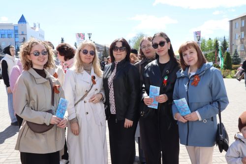 «Народный хор Победы» в Нурлате: сотни голосов исполнили главные песни весны 1945 года
