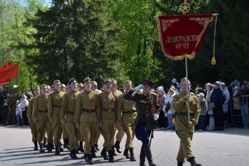 В Нурлате прошел Парад Победы: подвигу героев и память, и слава