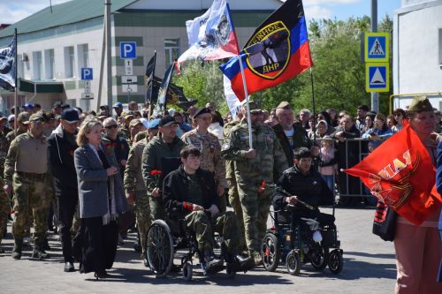В День Победы нурлатцы возложили цветы к памятнику воину-освободителю