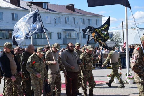В День Победы нурлатцы возложили цветы к памятнику воину-освободителю