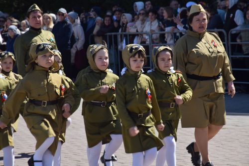 В Нурлате прошел Парад Победы: подвигу героев и память, и слава