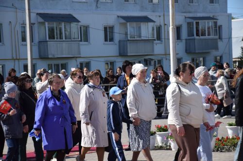 В День Победы нурлатцы возложили цветы к памятнику воину-освободителю