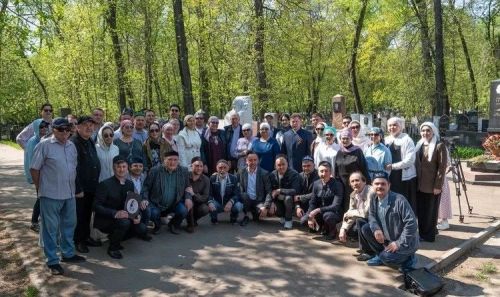 Нурлатцы возложили цветы к могиле Габдуллы Кариева в день его 140-летия