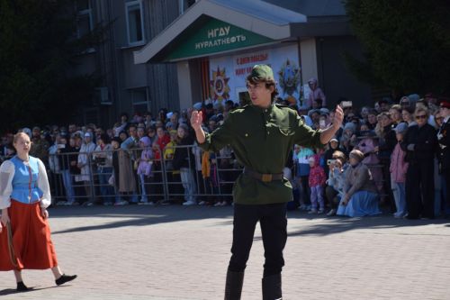 В Нурлате прошел Парад Победы: подвигу героев и память, и слава