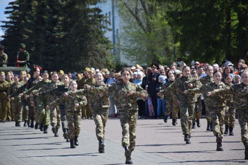 В Нурлате прошел Парад Победы: подвигу героев и память, и слава