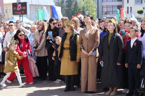 «Народный хор Победы» в Нурлате: сотни голосов исполнили главные песни весны 1945 года