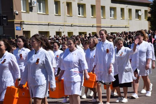 В Нурлате прошел Парад Победы: подвигу героев и память, и слава