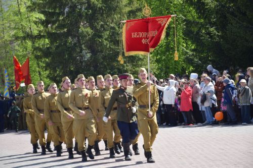 В Нурлате прошел Парад Победы: подвигу героев и память, и слава
