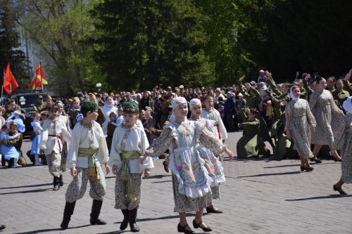 В Нурлате прошел Парад Победы: подвигу героев и память, и слава