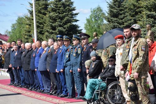 В Нурлате прошел Парад Победы: подвигу героев и память, и слава