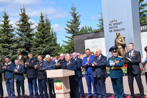 В Нурлате прошел Парад Победы: подвигу героев и память, и слава