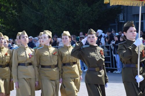 В Нурлате прошел Парад Победы: подвигу героев и память, и слава