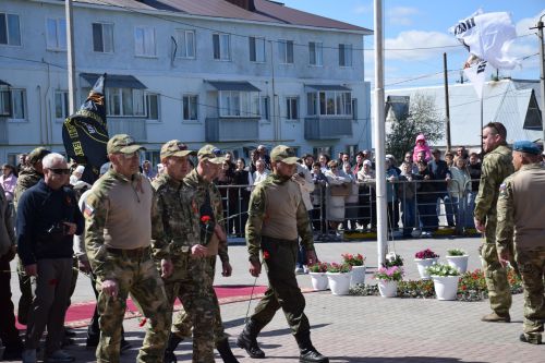 В День Победы нурлатцы возложили цветы к памятнику воину-освободителю