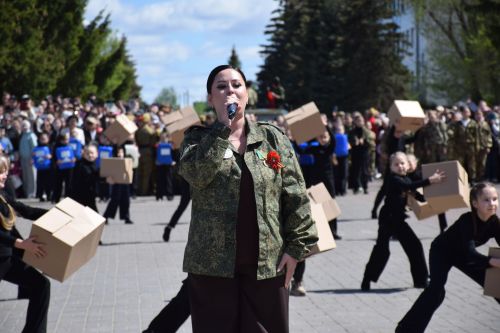 В Нурлате прошел Парад Победы: подвигу героев и память, и слава