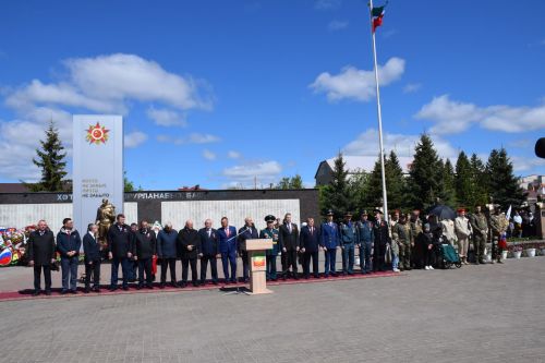 В Нурлате прошел Парад Победы: подвигу героев и память, и слава