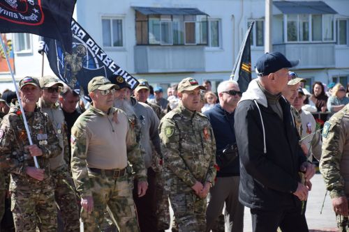 В День Победы нурлатцы возложили цветы к памятнику воину-освободителю