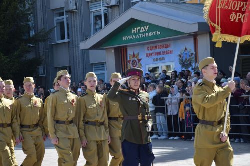 В Нурлате прошел Парад Победы: подвигу героев и память, и слава
