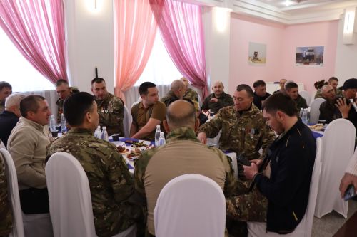 В Нурлате прошла торжественная встреча с участниками СВО и семьями героев в честь Дня Победы