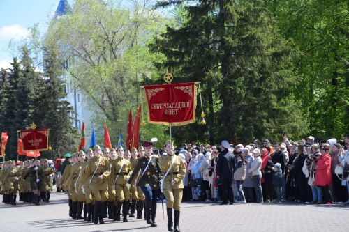 В Нурлате прошел Парад Победы: подвигу героев и память, и слава