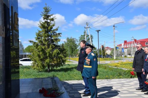 В День Победы в Нурлате почтили память ветеранов, внесших вклад в развитие района