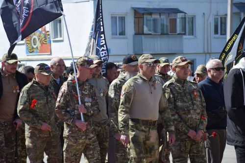 В День Победы нурлатцы возложили цветы к памятнику воину-освободителю