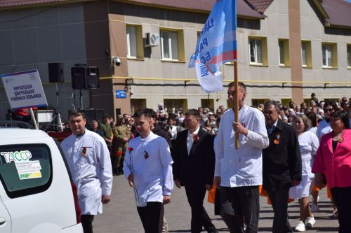 В Нурлате прошел Парад Победы: подвигу героев и память, и слава